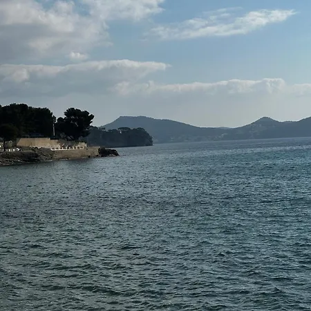 Appartamento Au Bord De Au Calme A