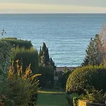 Au Bord De Au Calme A